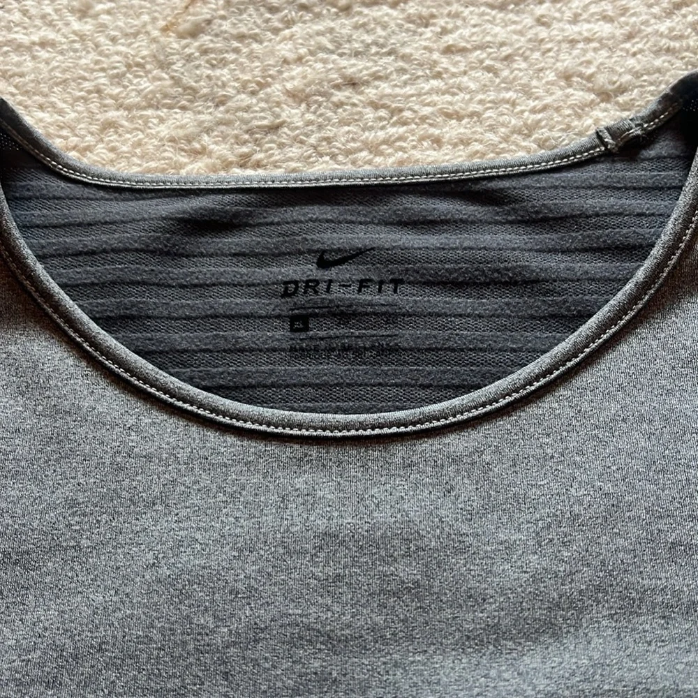 Nike running long sleeve shirt - Picture 2 of 3